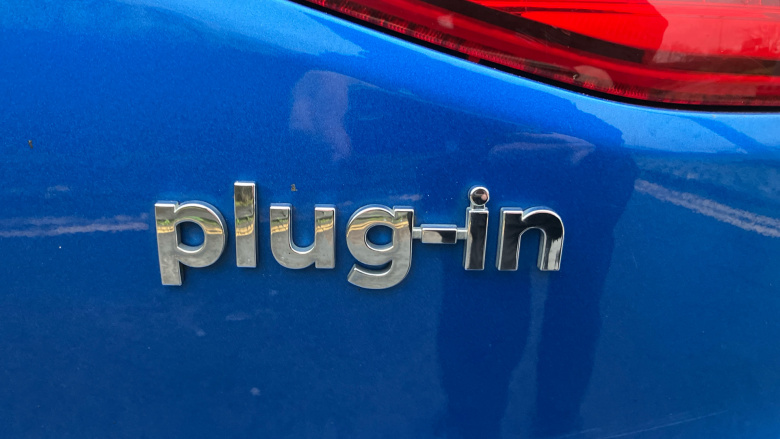 Hyundai IONIQ 1.6 GDi Plug-in Hybrid Premium 5dr DCT Hatchback